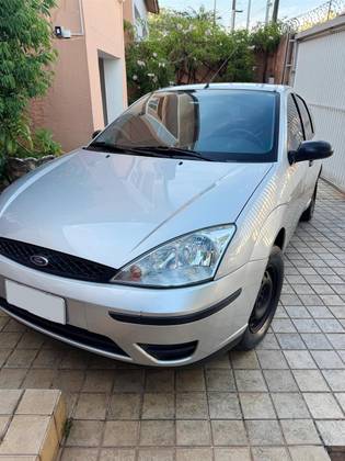 FORD FOCUS 1.6 GL 8V GASOLINA 4P MANUAL